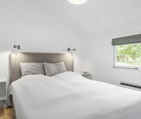 Cosy 300 Metres From Sandy